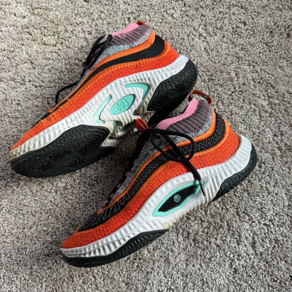 Nike Cosmic Unity 3 One We Win Men’s 9 Black and Orange Shoes